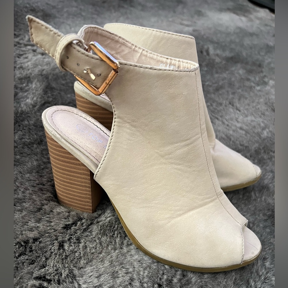 TOP Moda Cream Heeled Boots with Peep-Toe
